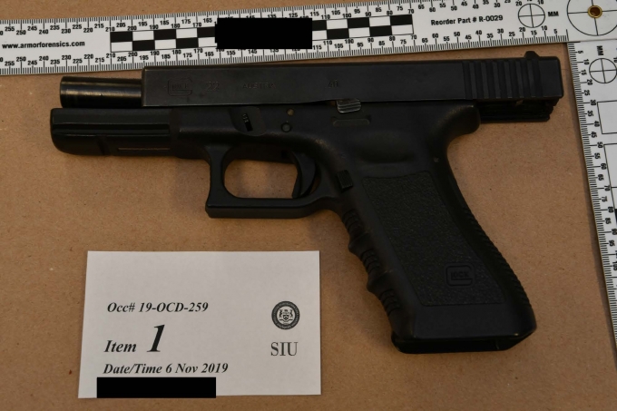 Figure 1 : Le pistolet qui a été retrouvé près du plaignant.