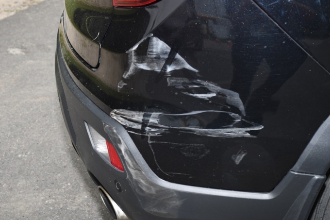 Figure 4 &ndash; &Eacute;raflures &agrave; l&rsquo;arri&egrave;re du Honda Passport de l&rsquo;AT no 2