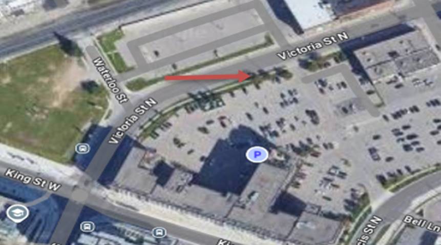 Image 1 – Image provenant de Google Maps, avec une flèche rouge indiquant le lieu de la collision.