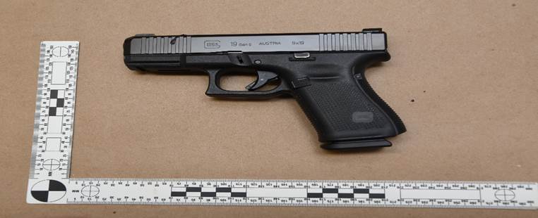 Figure 1 : Arme &agrave; feu trouv&eacute;e dans l&rsquo;Infiniti