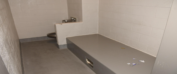 Salle de bain avec lavabo et bancLe contenu généré par l'IA peut être incorrect.