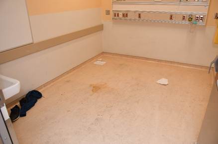 Source – Service des sciences judiciaires de l’UES. La photo ci-dessus montre la salle où l’interaction a eu lieu.